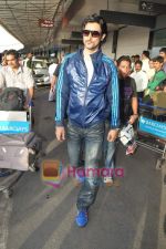 Kunal Kapoor leave for IIFA Colombo in Mumbai Airport on 2nd June 2010 (14).JPG